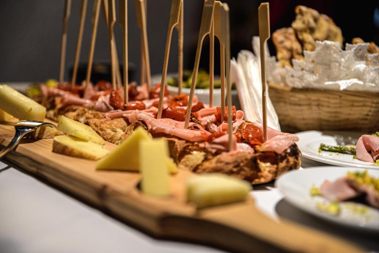Historic Hotel Ristorante La Stua カヴァレーゼ エクステリア 写真