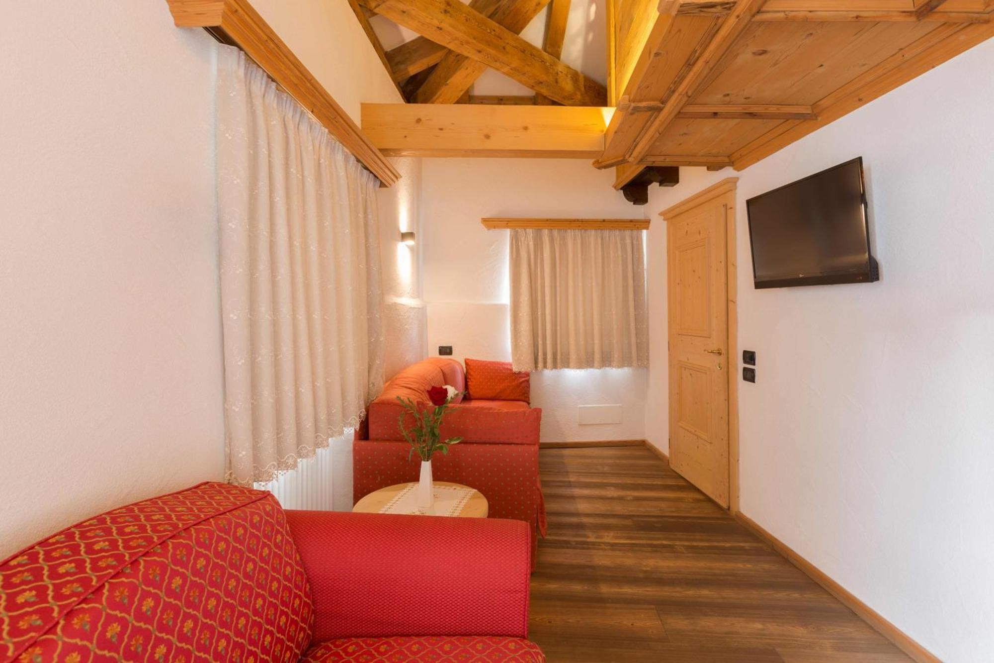 Historic Hotel Ristorante La Stua カヴァレーゼ エクステリア 写真