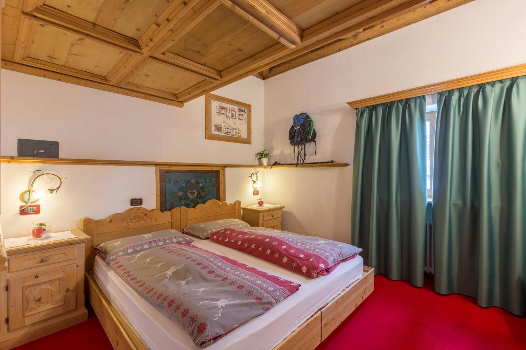 Historic Hotel Ristorante La Stua カヴァレーゼ エクステリア 写真