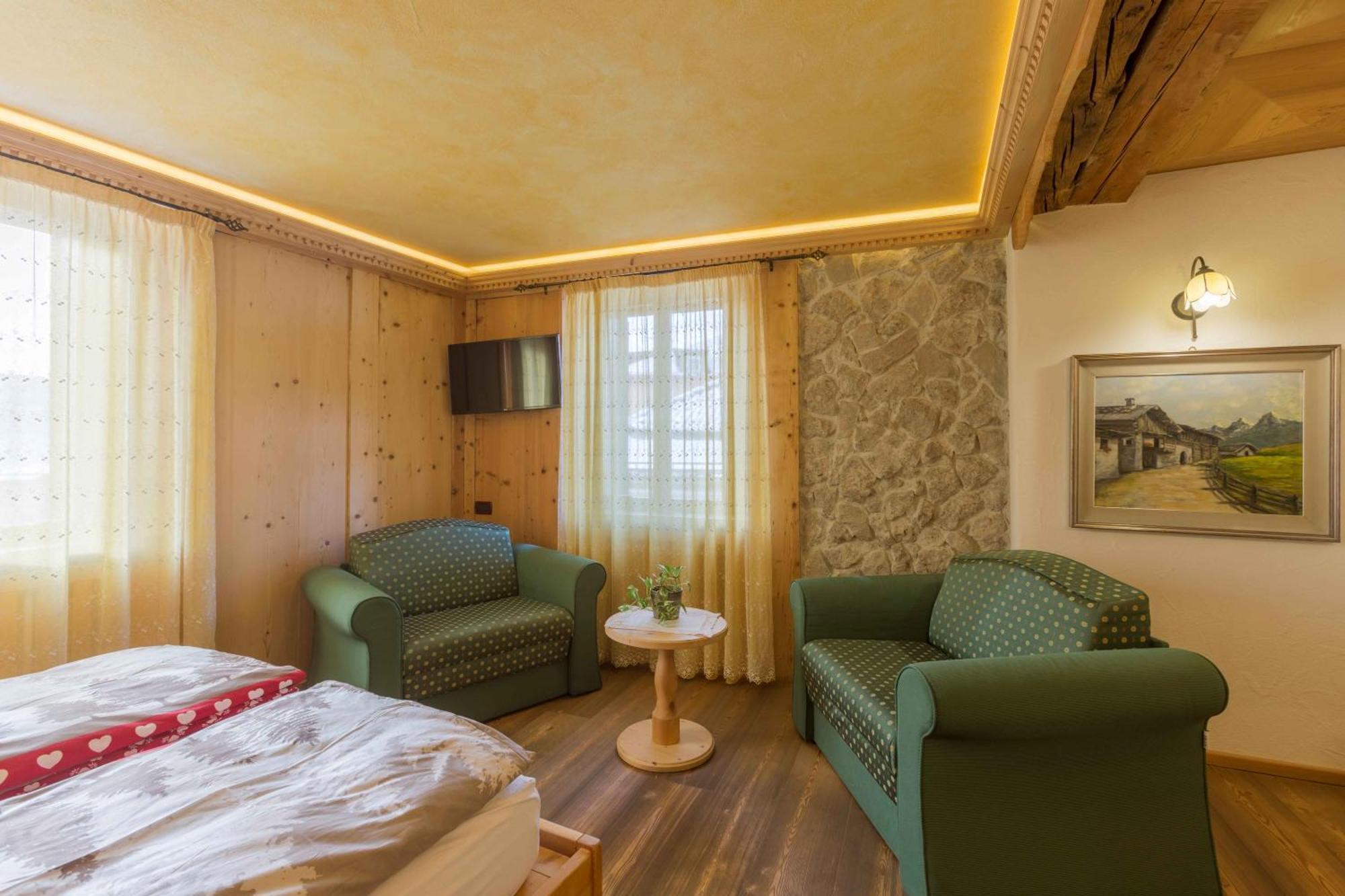 Historic Hotel Ristorante La Stua カヴァレーゼ エクステリア 写真